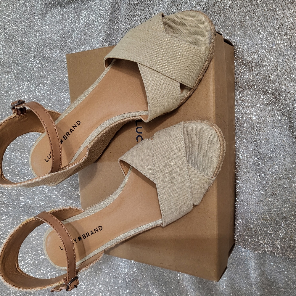 Lucky Brand Cream Tan Espadrilles with Cushioned Straps - Picture 2 of 9